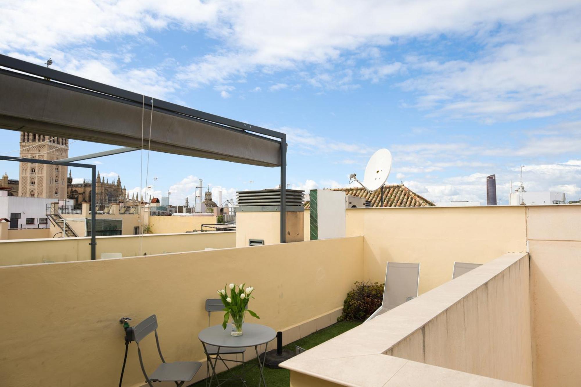 Guzman El Bueno Suites Sevilla Bagian luar foto