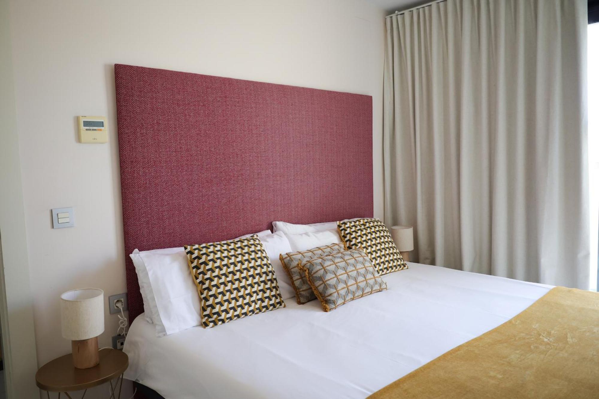 Guzman El Bueno Suites Sevilla Bagian luar foto