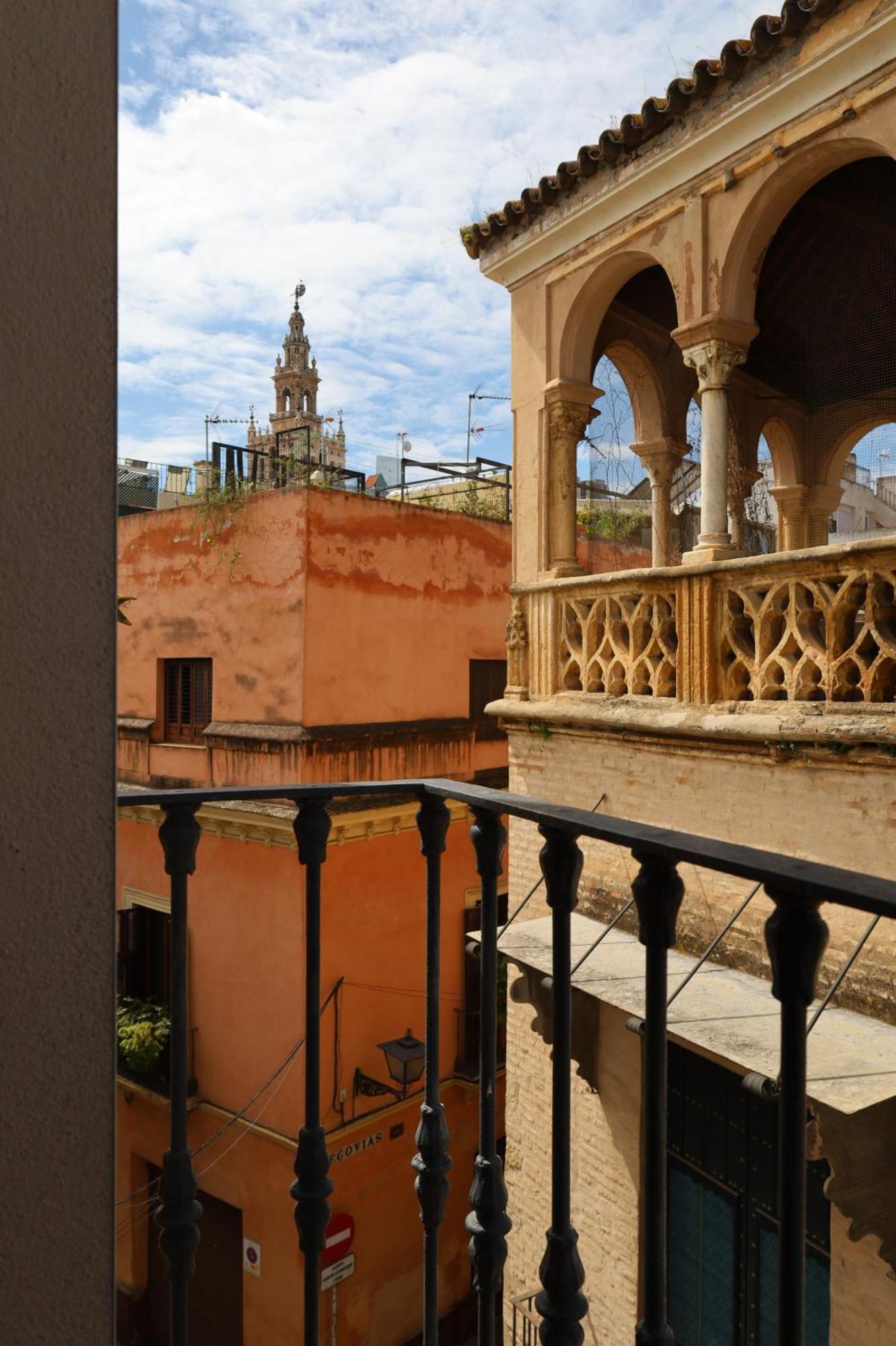 Guzman El Bueno Suites Sevilla Bagian luar foto