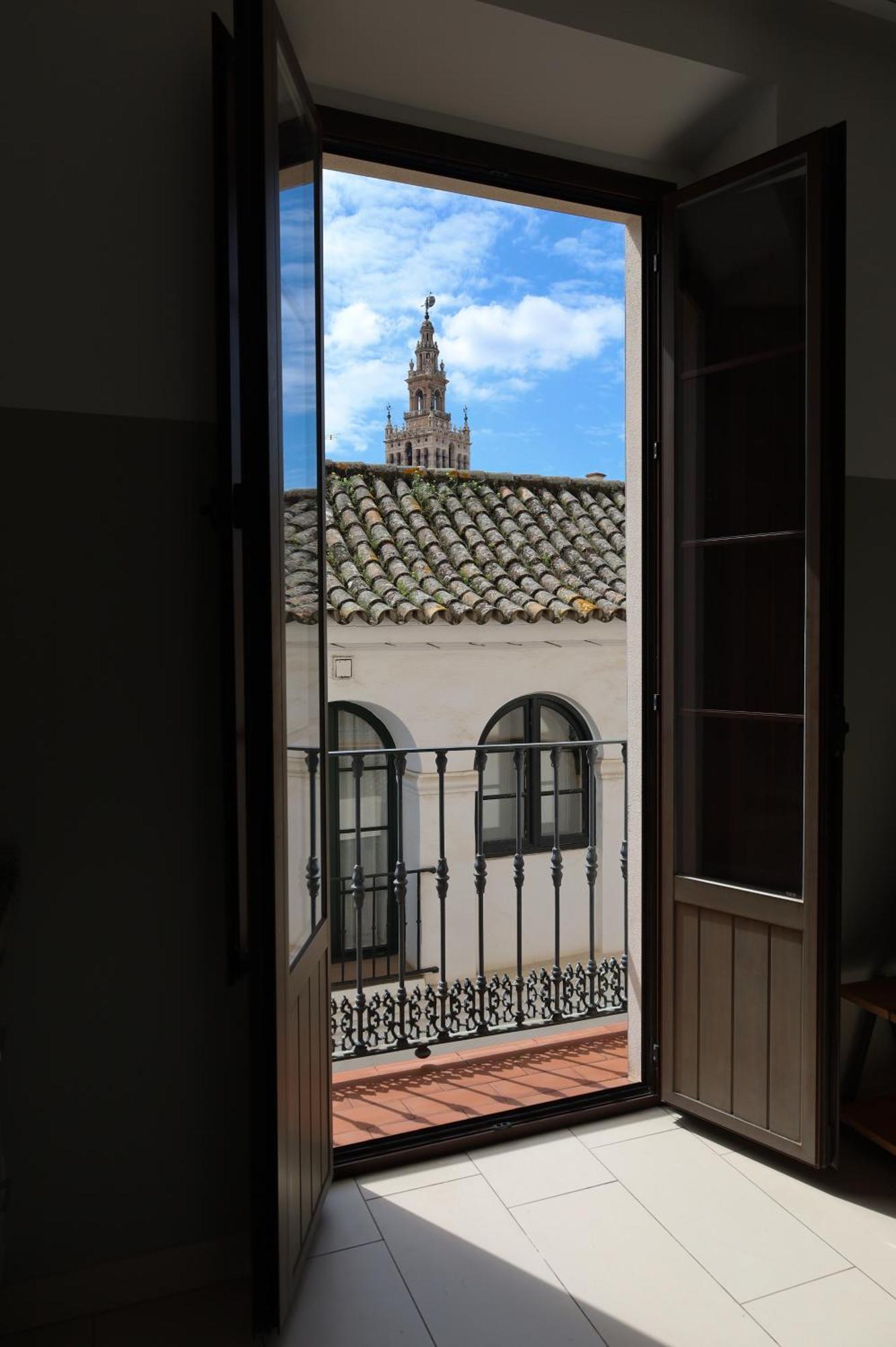 Guzman El Bueno Suites Sevilla Bagian luar foto