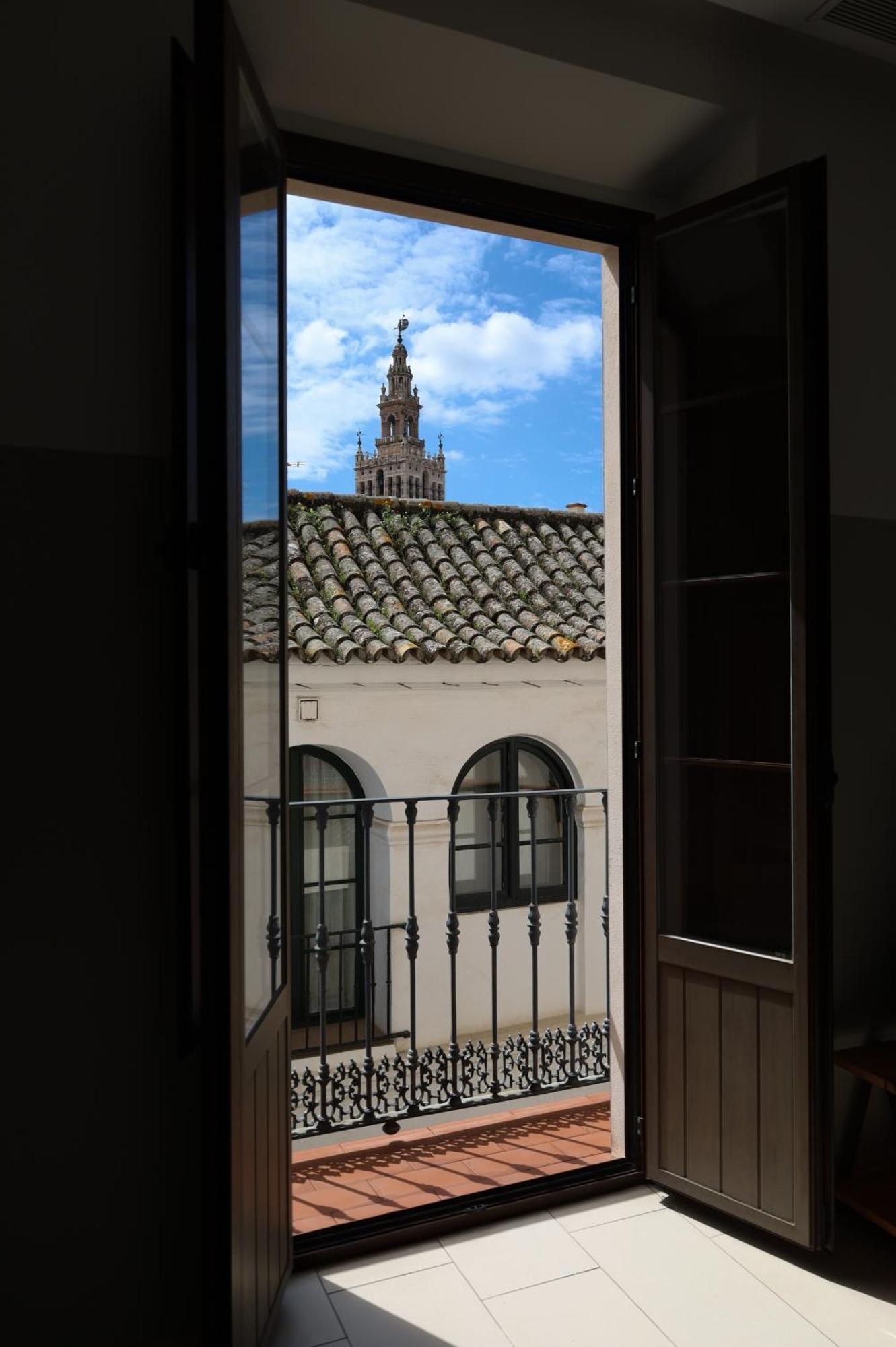 Guzman El Bueno Suites Sevilla Bagian luar foto